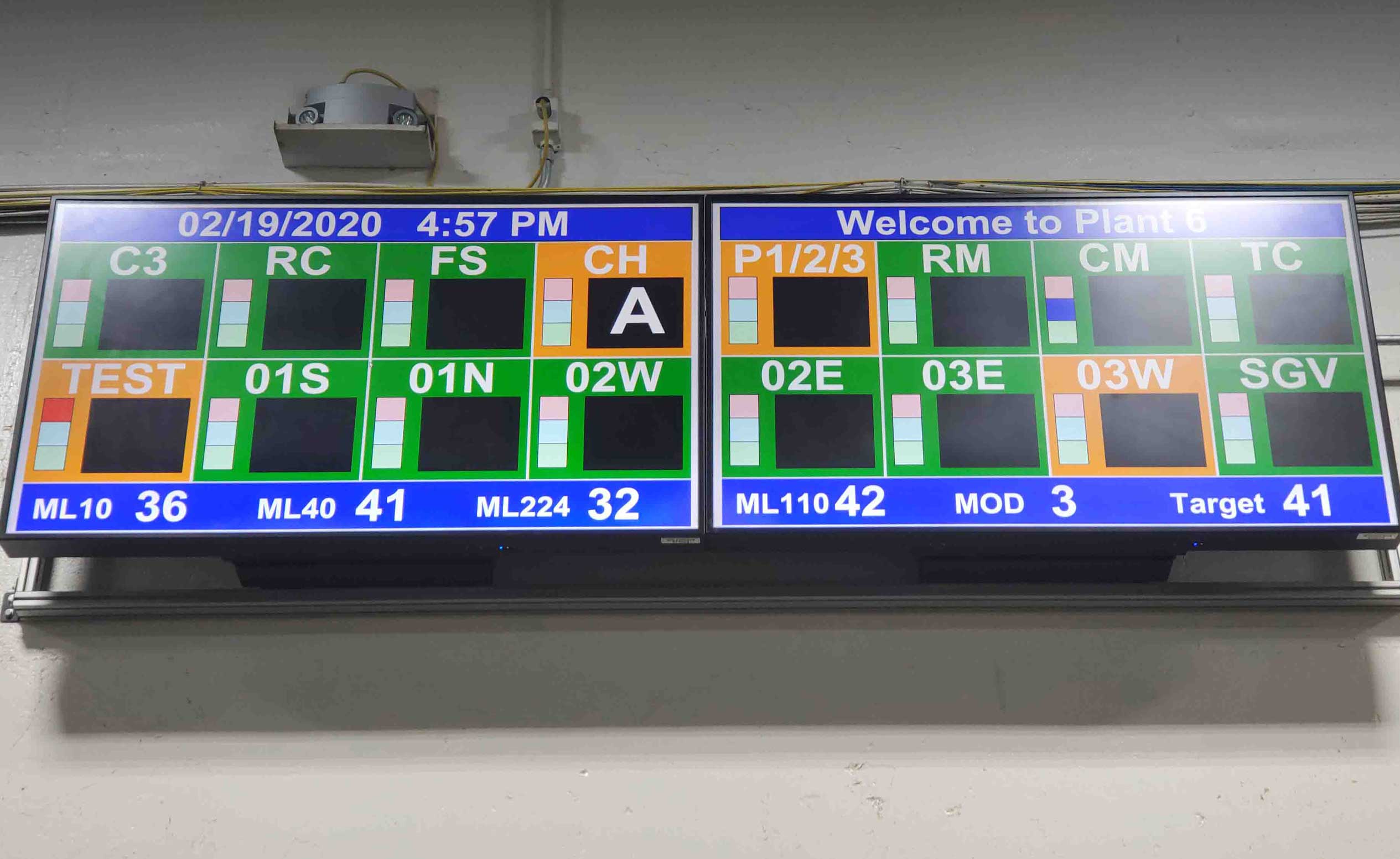 A double-display showing 16 different machines.